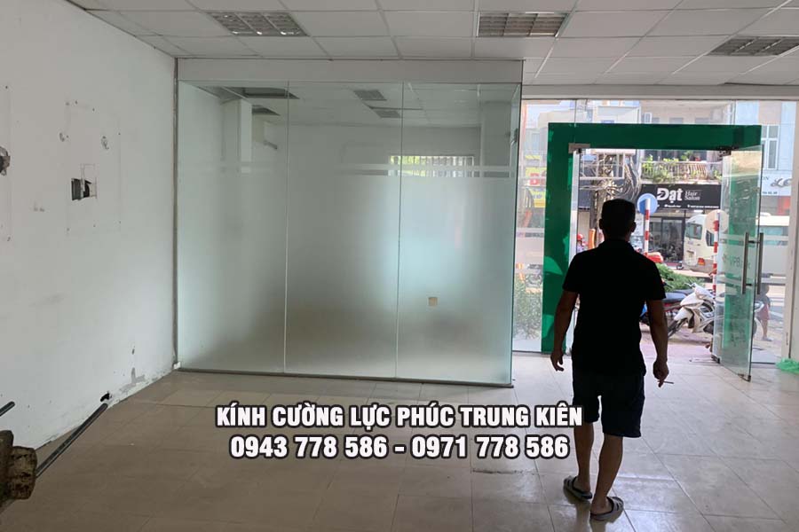 tuổi thọ kính cường lực